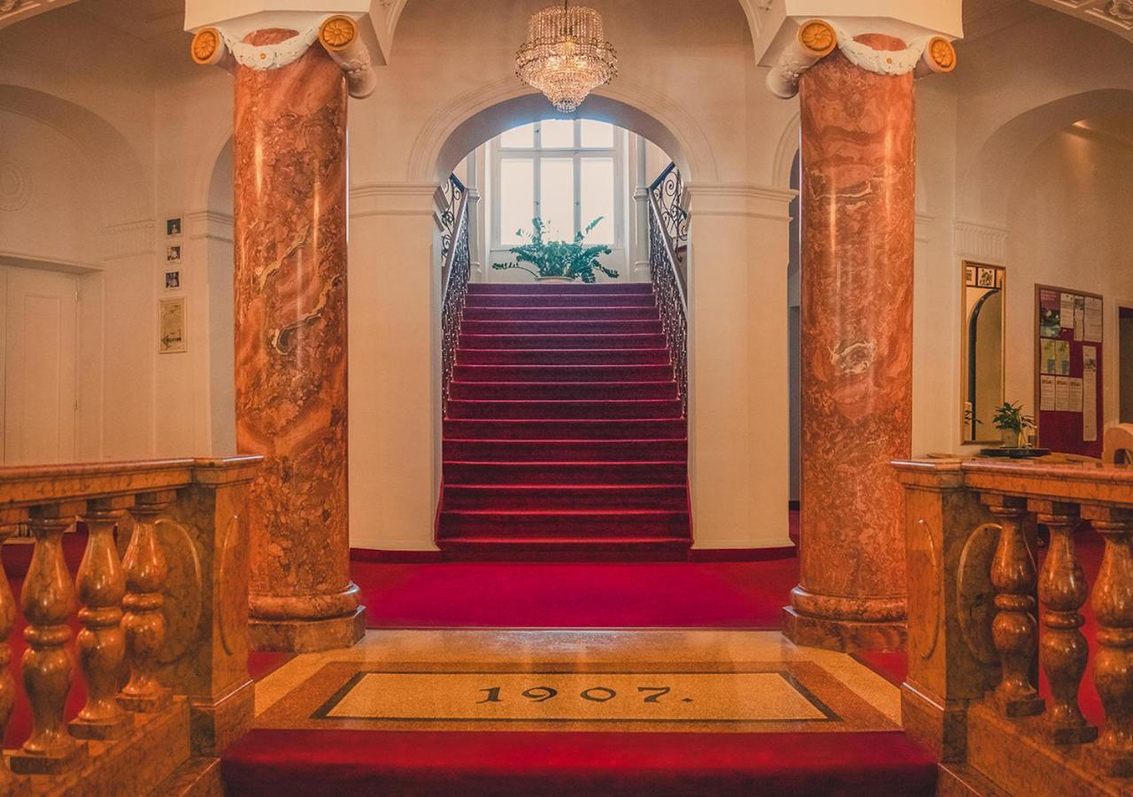 Grand Hotel Bellevue - Adults Only Merano Esterno foto