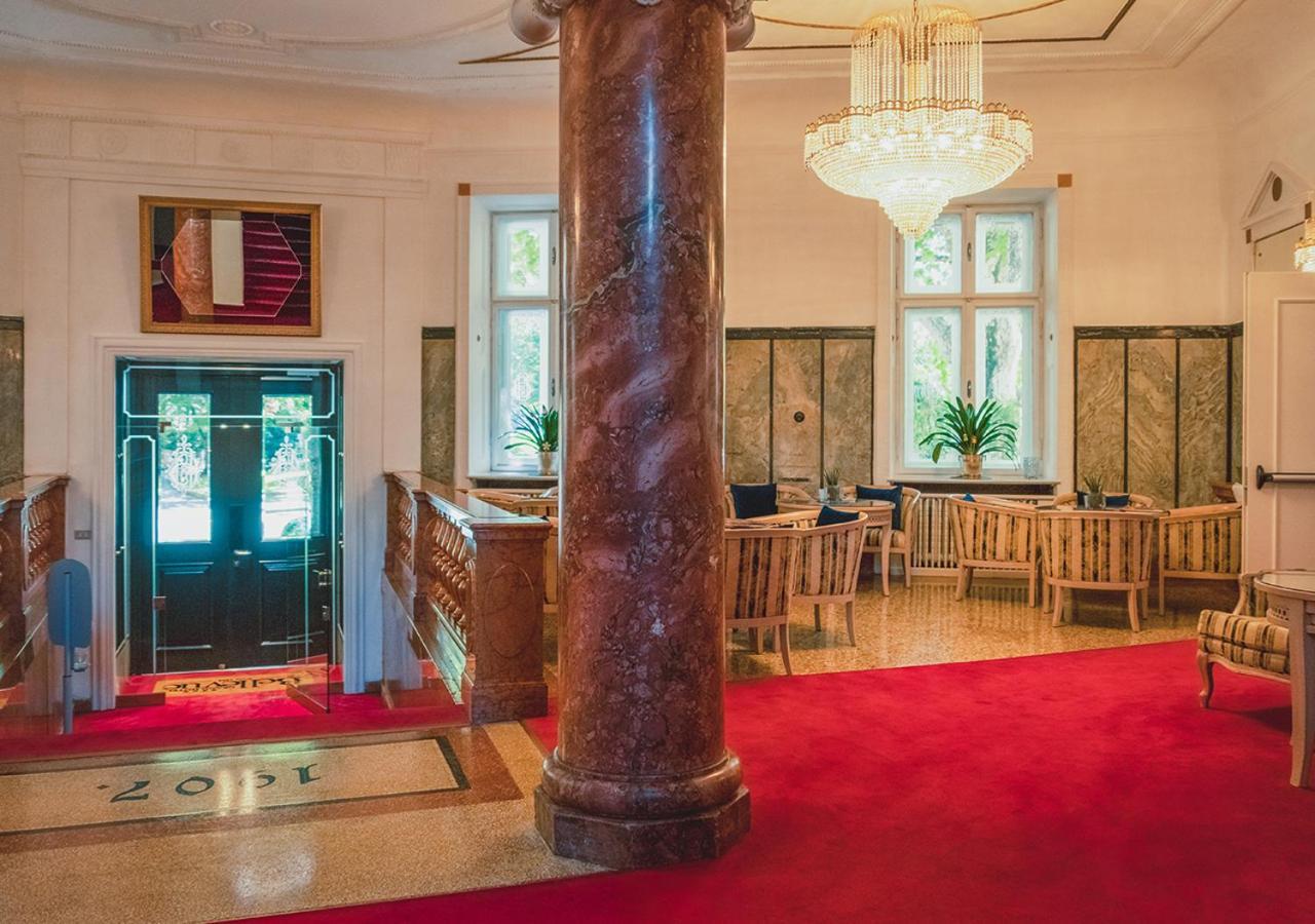 Grand Hotel Bellevue - Adults Only Merano Esterno foto