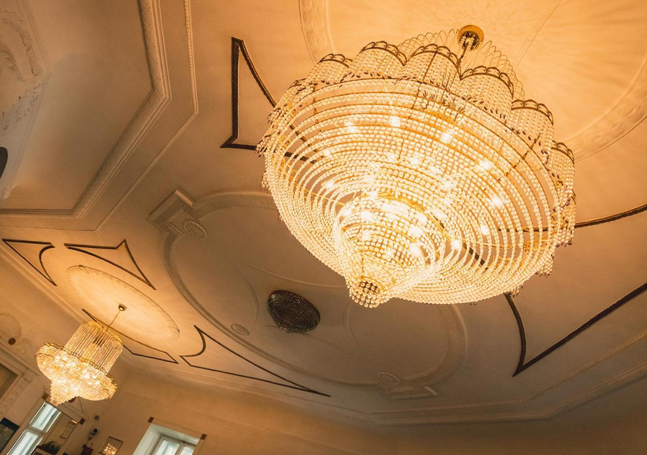 Grand Hotel Bellevue - Adults Only Merano Esterno foto