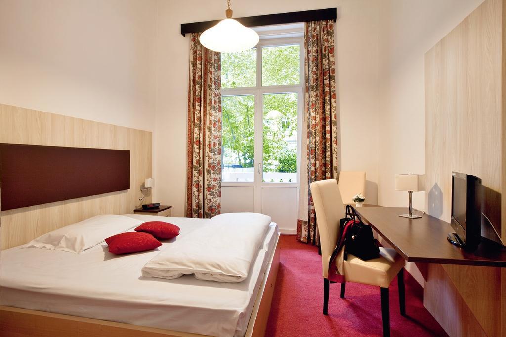 Grand Hotel Bellevue - Adults Only Merano Camera foto