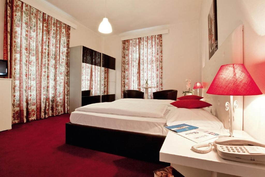 Grand Hotel Bellevue - Adults Only Merano Esterno foto
