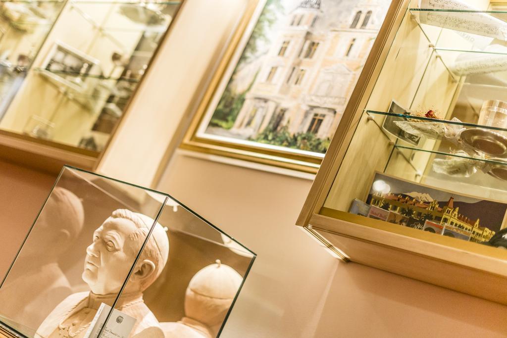 Grand Hotel Bellevue - Adults Only Merano Esterno foto