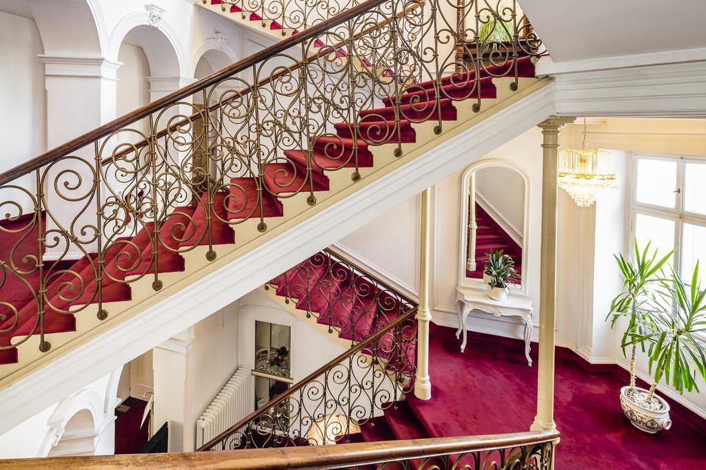 Grand Hotel Bellevue - Adults Only Merano Esterno foto