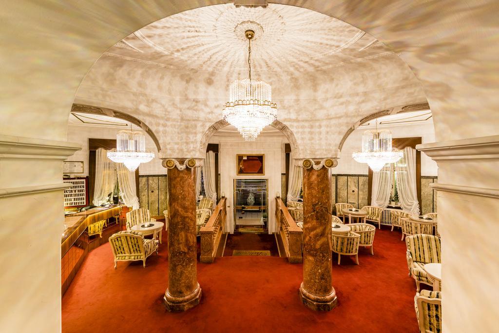 Grand Hotel Bellevue - Adults Only Merano Esterno foto