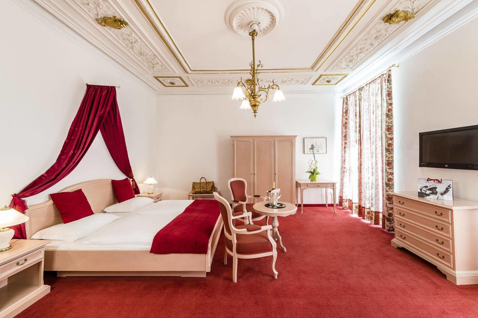 Grand Hotel Bellevue - Adults Only Merano Esterno foto