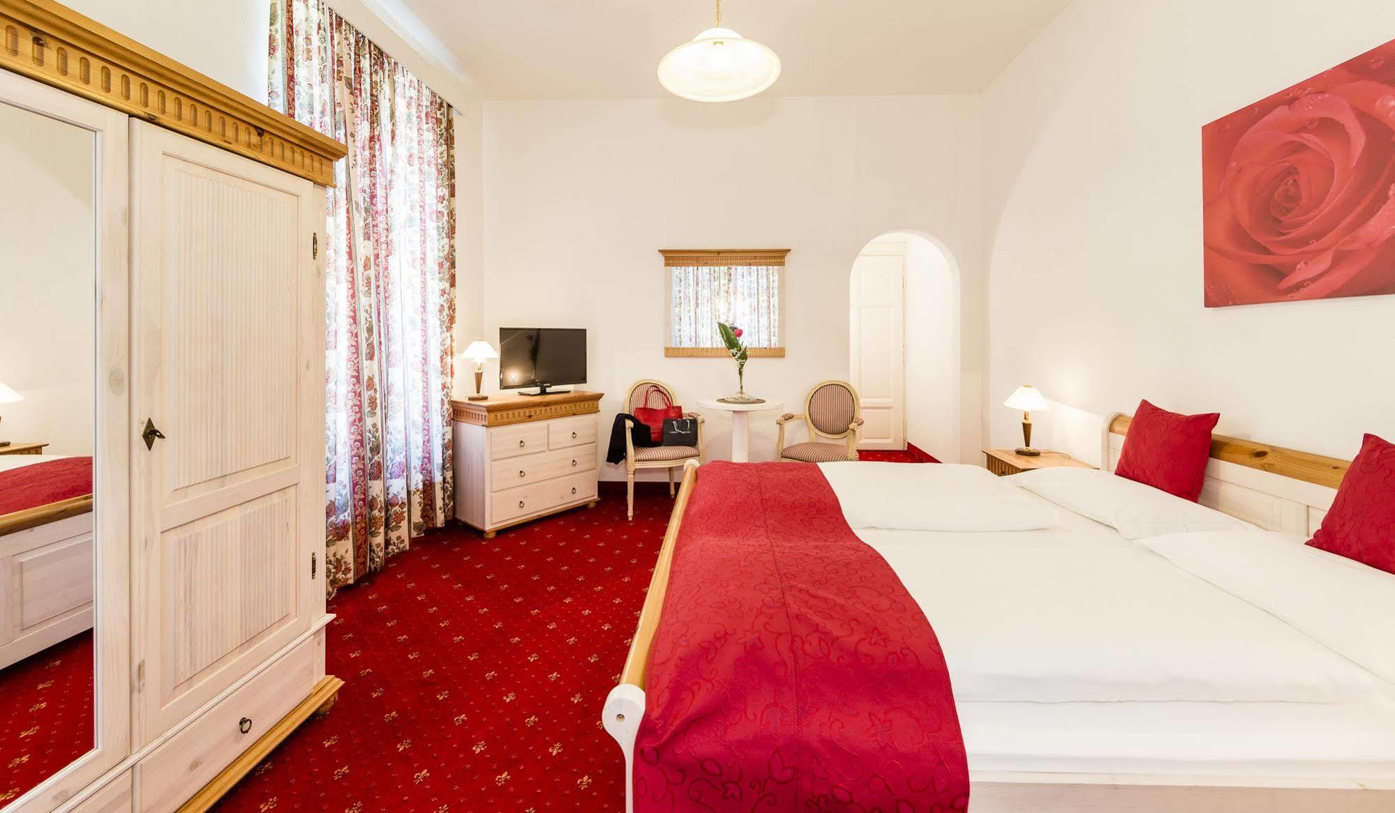 Grand Hotel Bellevue - Adults Only Merano Esterno foto
