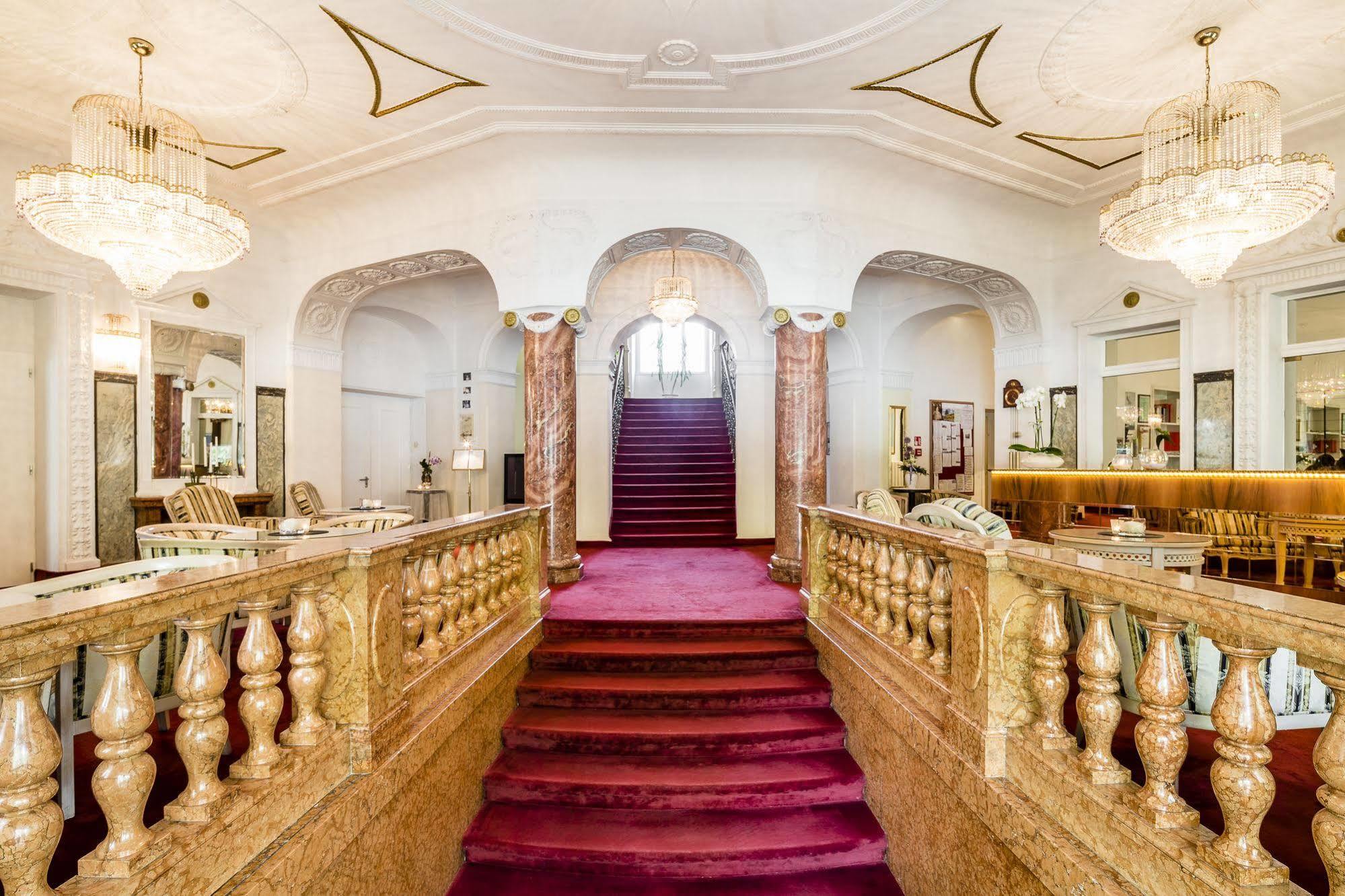 Grand Hotel Bellevue - Adults Only Merano Esterno foto