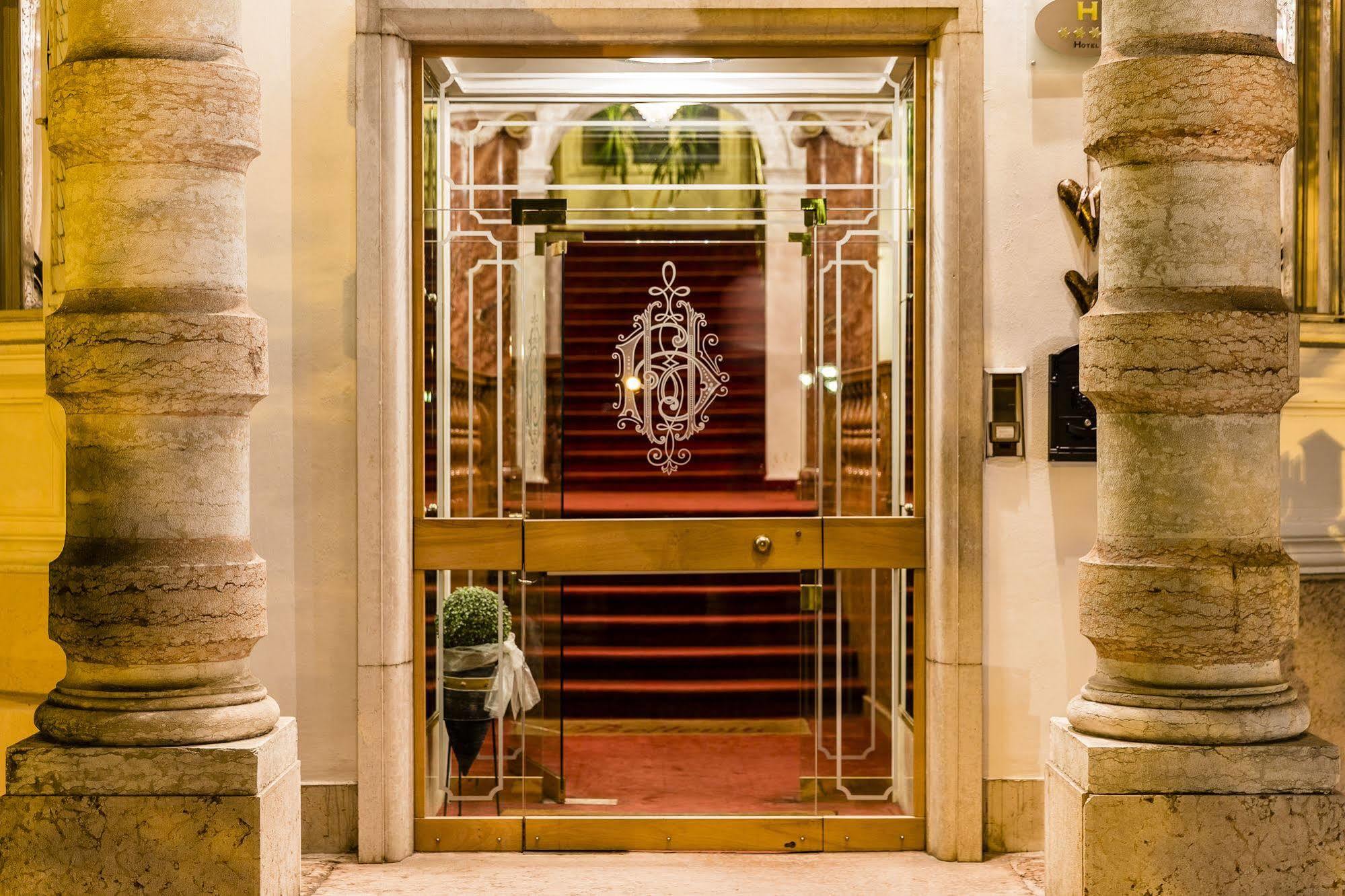 Grand Hotel Bellevue - Adults Only Merano Esterno foto