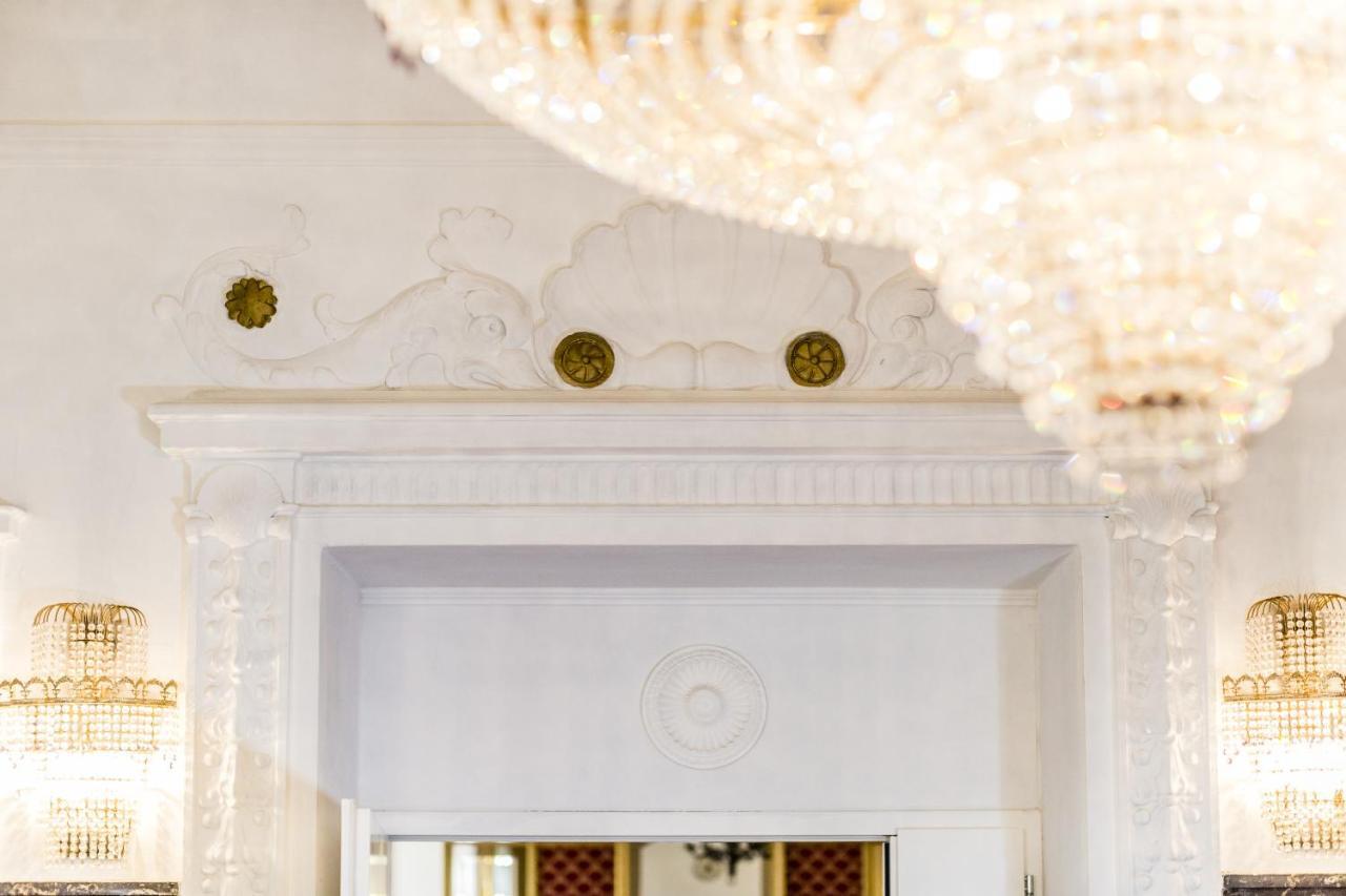 Grand Hotel Bellevue - Adults Only Merano Esterno foto